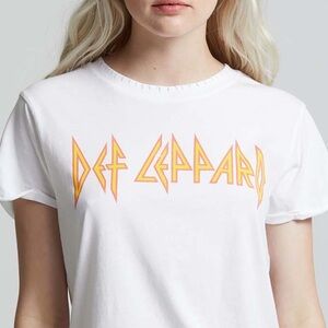 DEF LEPPARD short sleeve band shirt cropped crewneck t-shirt white size large